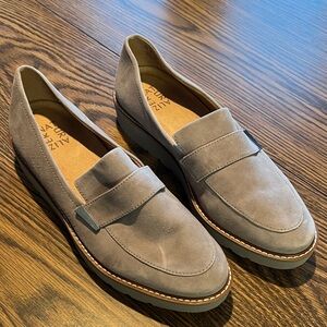 Naturalizer Women’s Taupe/gray Loafers Never Worn